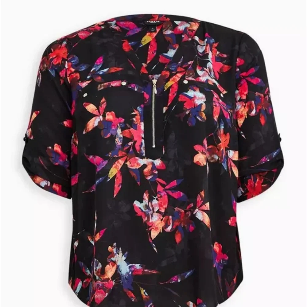 torrid Black Floral Zip-Front Blouse - Picture 4 of 5